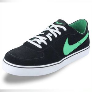 NIKE Zoom Mavrk LR